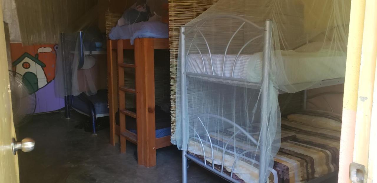 Hostal Y Camping Las G Bacalar Bagian luar foto