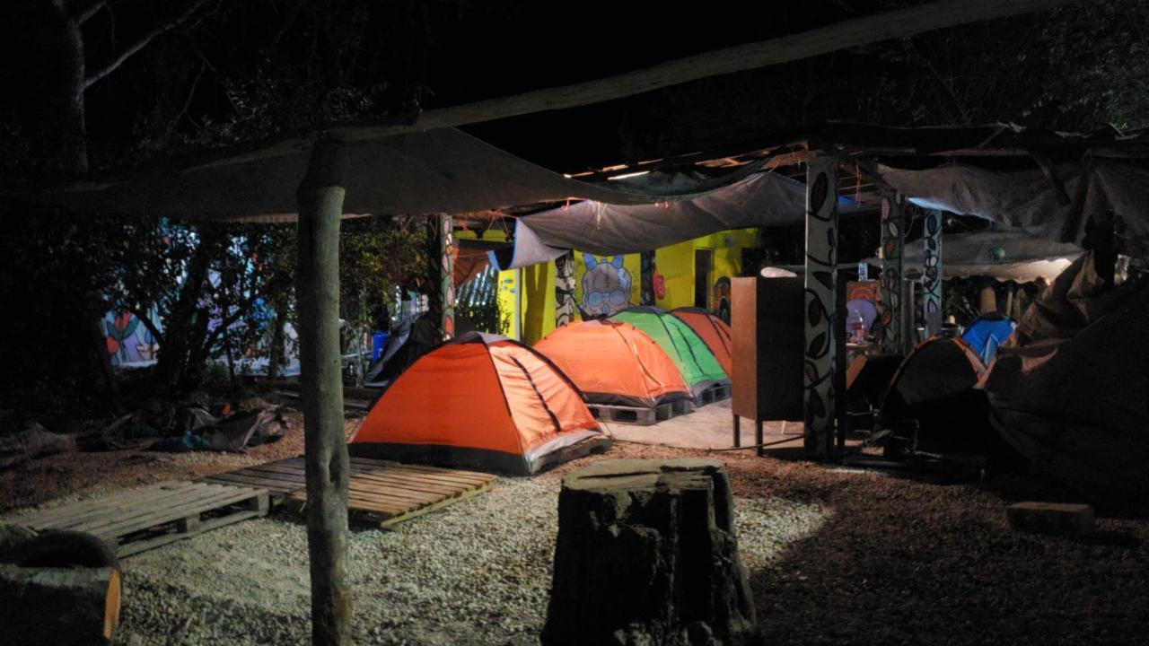 Hostal Y Camping Las G Bacalar Bagian luar foto
