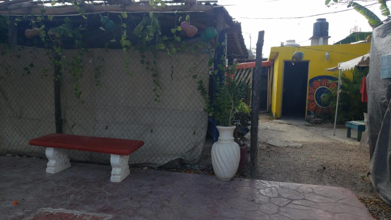 Hostal Y Camping Las G Bacalar Bagian luar foto