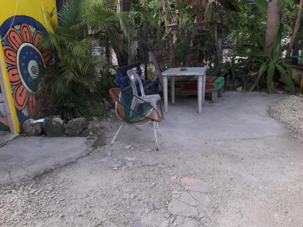 Hostal Y Camping Las G Bacalar Bagian luar foto